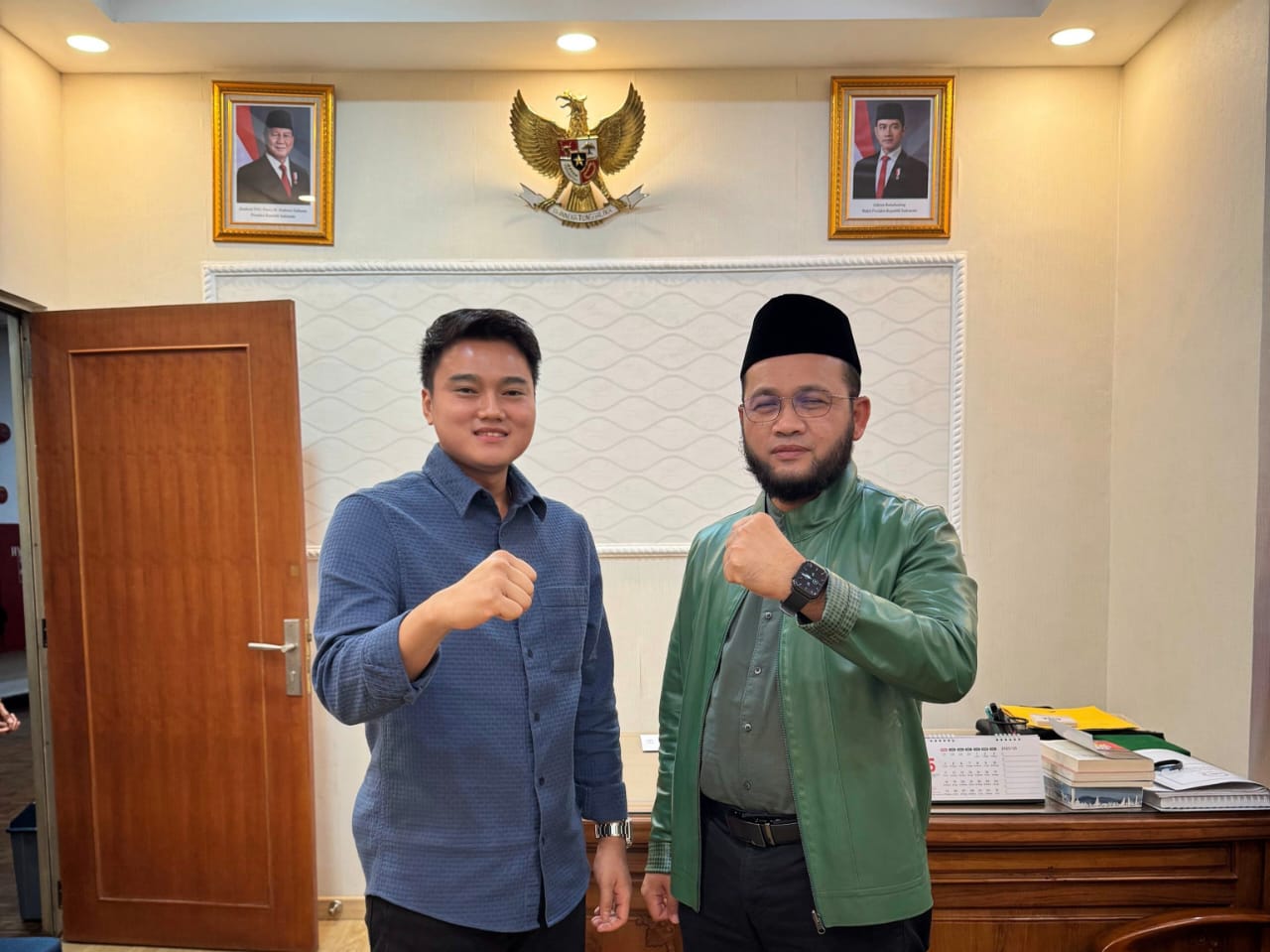BERSAMA: Pimpinan DPRD Sumut, Ricky Anthony (kiri) diabadikan bersama Dedi Iskandar Batubara (kanan). Istimewa/Sumut Pos