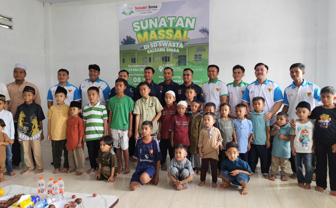 Anak-anak di Rumah Qur&rsquo;an (RQ) Salsabil Sinaa, mengikuti kegiatan sunat massal dengan metode Super Ring Kamis kemarin (29/5-2025).