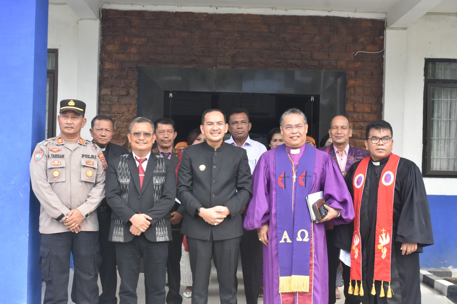 HADIRI: Wali Kota Tebingtinggi Iman Irdian Saragih ketika menghadiri kegiatan peringatan Hari Aldersgate dan Hari Ulang Tahun ke 120 Gereja Methodist Indonesia yang berlangsung di Gor Asber Nasution.(