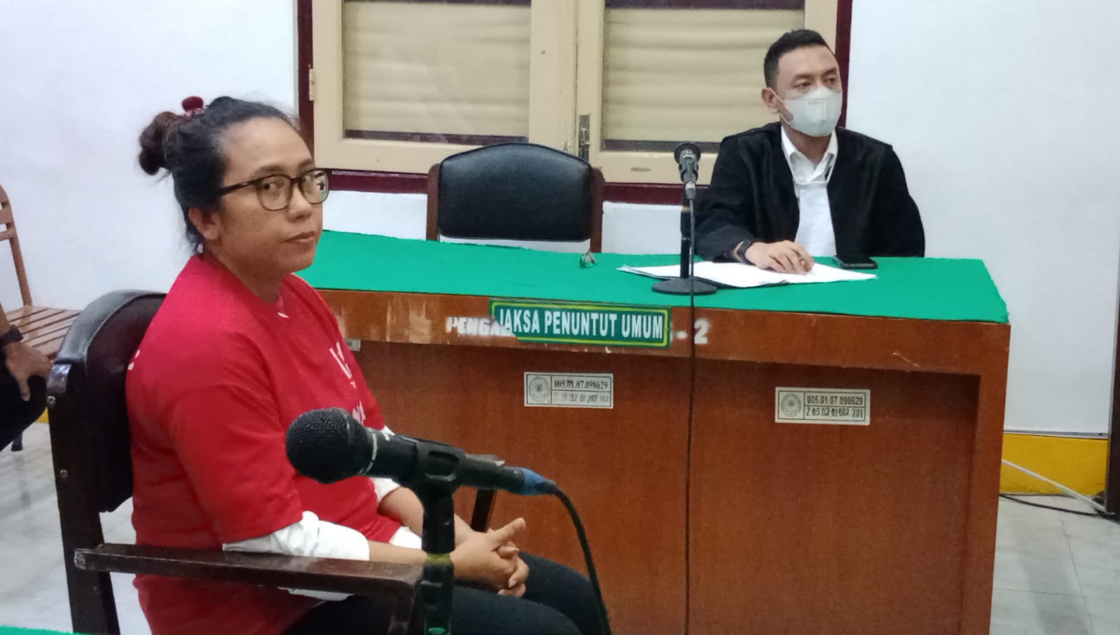 SIDANG: Supervisor Diskotek Koin Bar Siantar, Hilda Dame Ulina Pangaribuan saat menjalani sidang di PN Medan. (Istimewa/Sumut Pos)