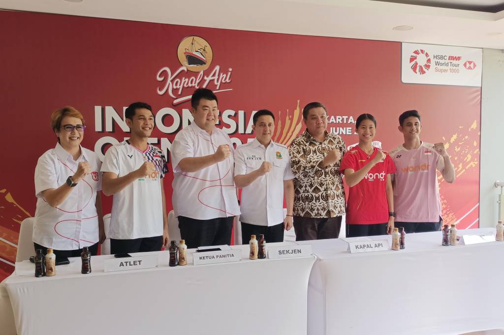 BERSAMA: Pengurus PBSI saat konferensi pers terkait pelaksanaan Indonesia Open 2025. (Dok: PBSI)