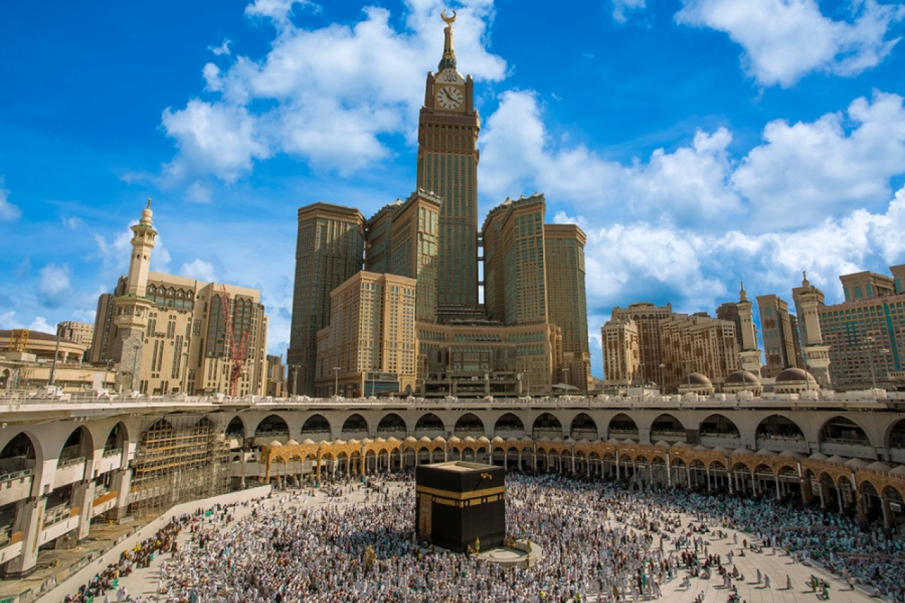 UMRAH: Jamaah umrah sedang berkumlul di Masjidil Haram.