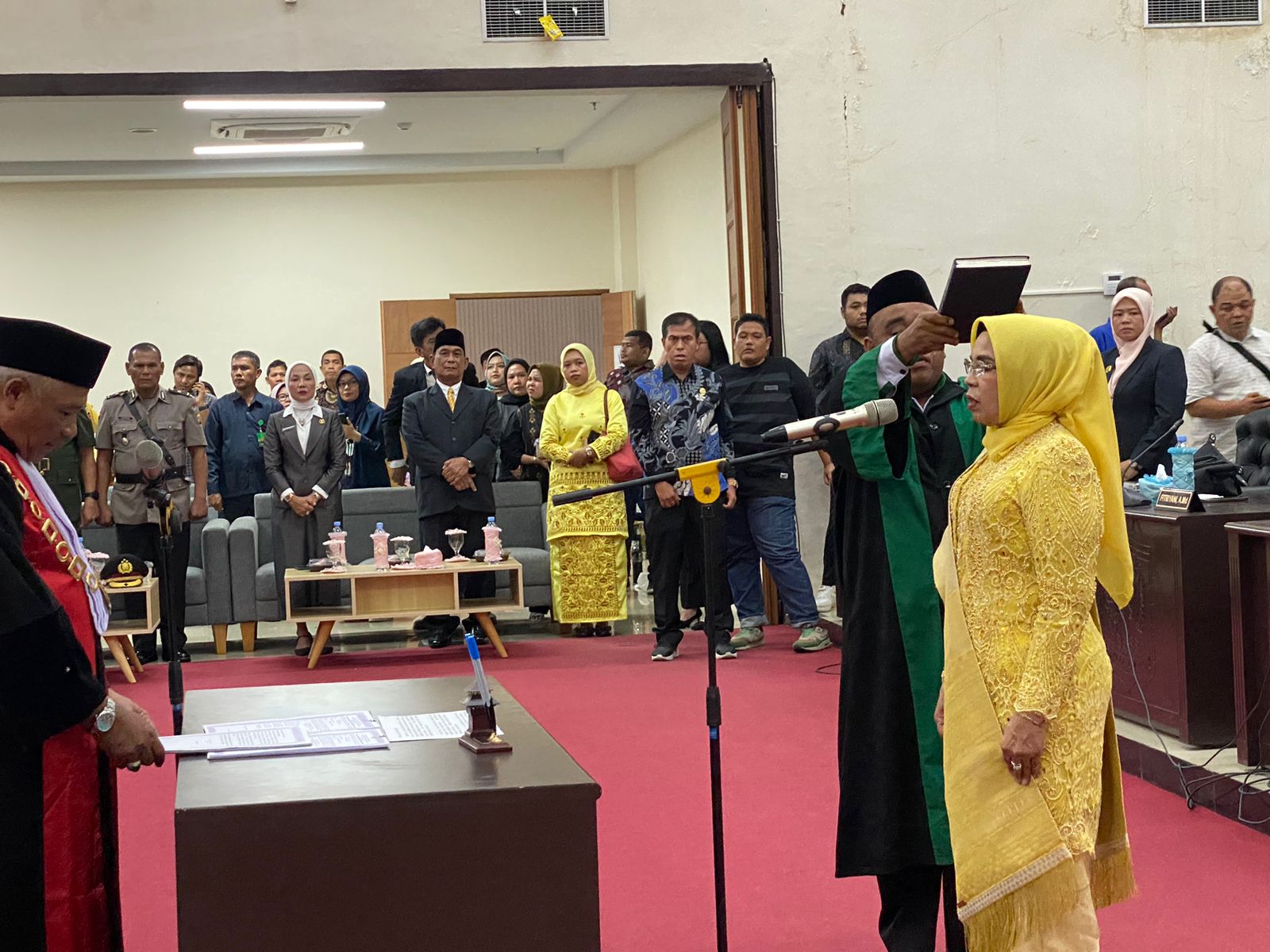 DILANTIK: Gusuartini br Surbakti dilantik sebagai Ketua DPRD Binjai. Istimewa/Sumut Pos
