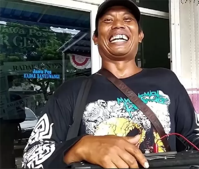 Ayah penyanyi cilik Farel Prayoga, Joko Suyoto.