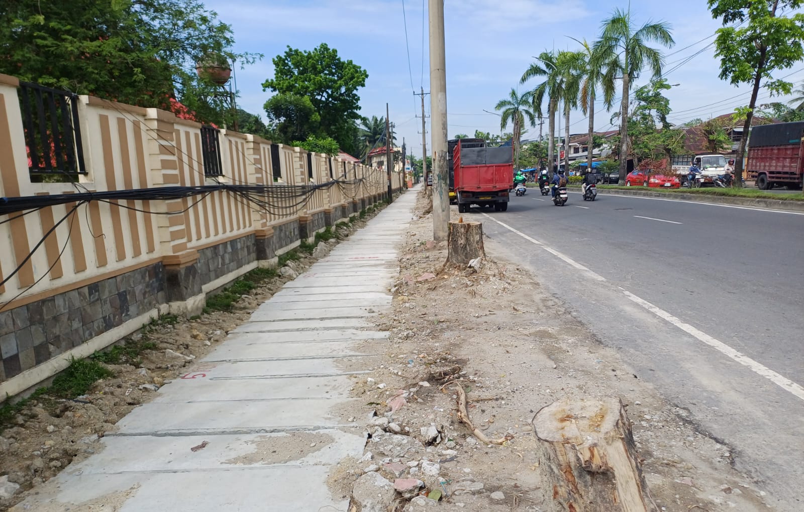 PEMBANGUNAN: Drainase di Jalan Sunggal (seberang Komplek Tomang Elok) Kota Medan telah selesai dibangun dan tengah memasuki tahap finisihing. Foto: Markus Pasaribu/Sumut Pos.