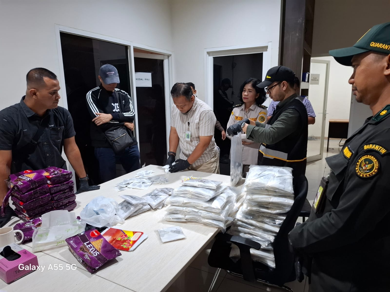 GAGALKAN: Balai Besar Karantina Hewan, Ikan dan Tumbuhan (BBKHIT) Sumut berhasil menggagalkan ekspor ilegal satwa liar yang akan dikirim ke Hanoi Vietnam. ISTIMEWA/SUMUT POS