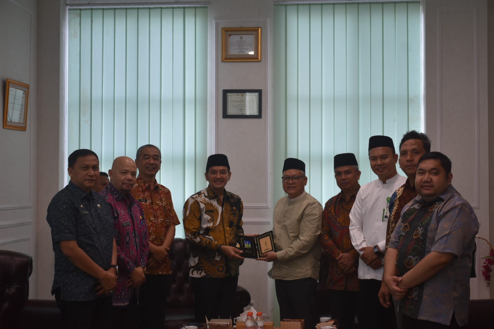 TERIMA: Wali Kota Tebingtinggi Iman Irdian Saragih menerima kunjungan UMN Al Washliyah Medan di Gedung Balai Kota Jalan Sutomo Kota Tebingtinggi. ISTIMEWA/SUMUT POS
