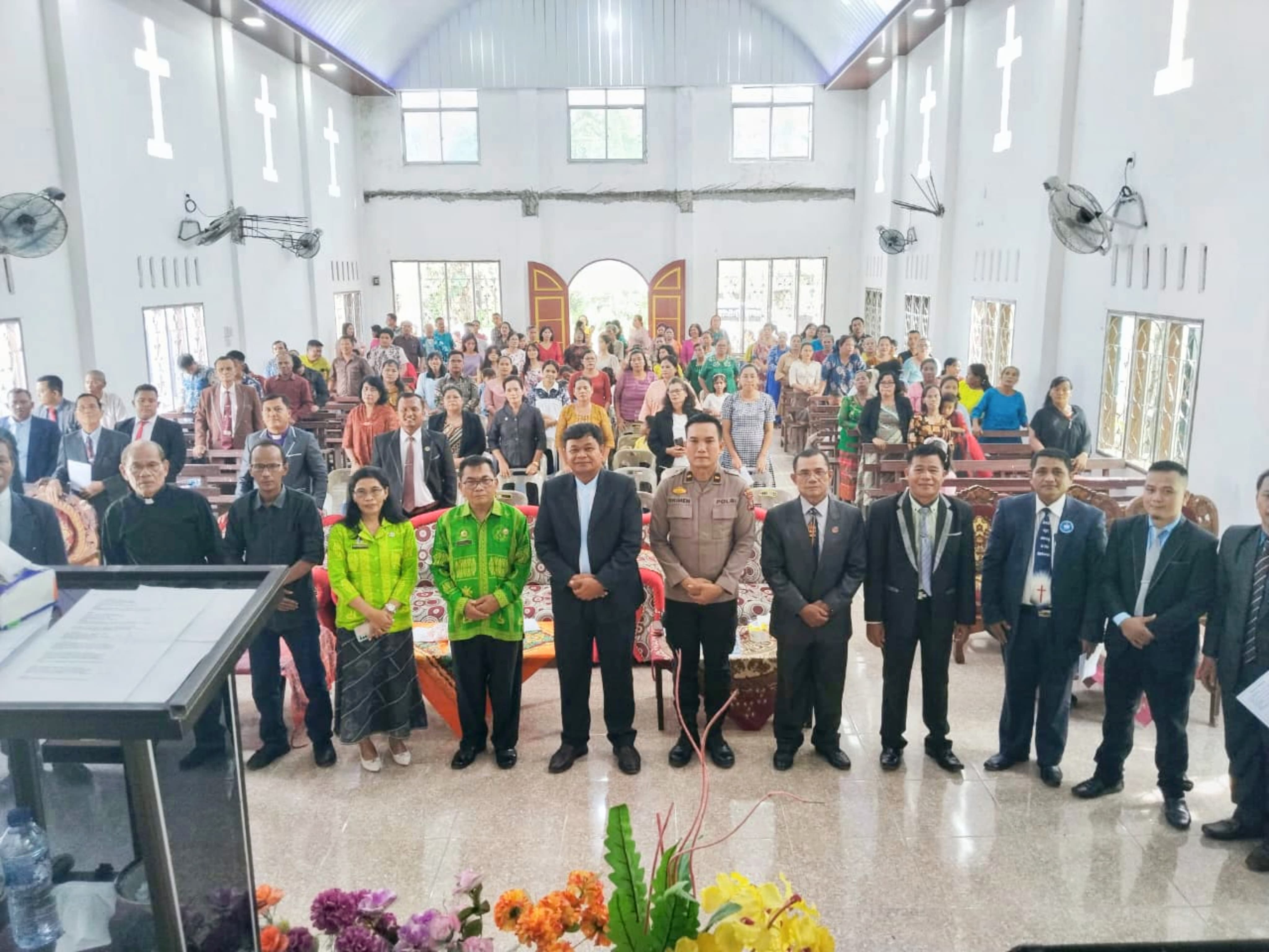HADIRI: Wakapolsek Ipda Brimen Sihotang SH, MH, menghadiri Perayaan Pentakosta PGPI di Kabupaten Sergai. istimewa/Sumut Pos