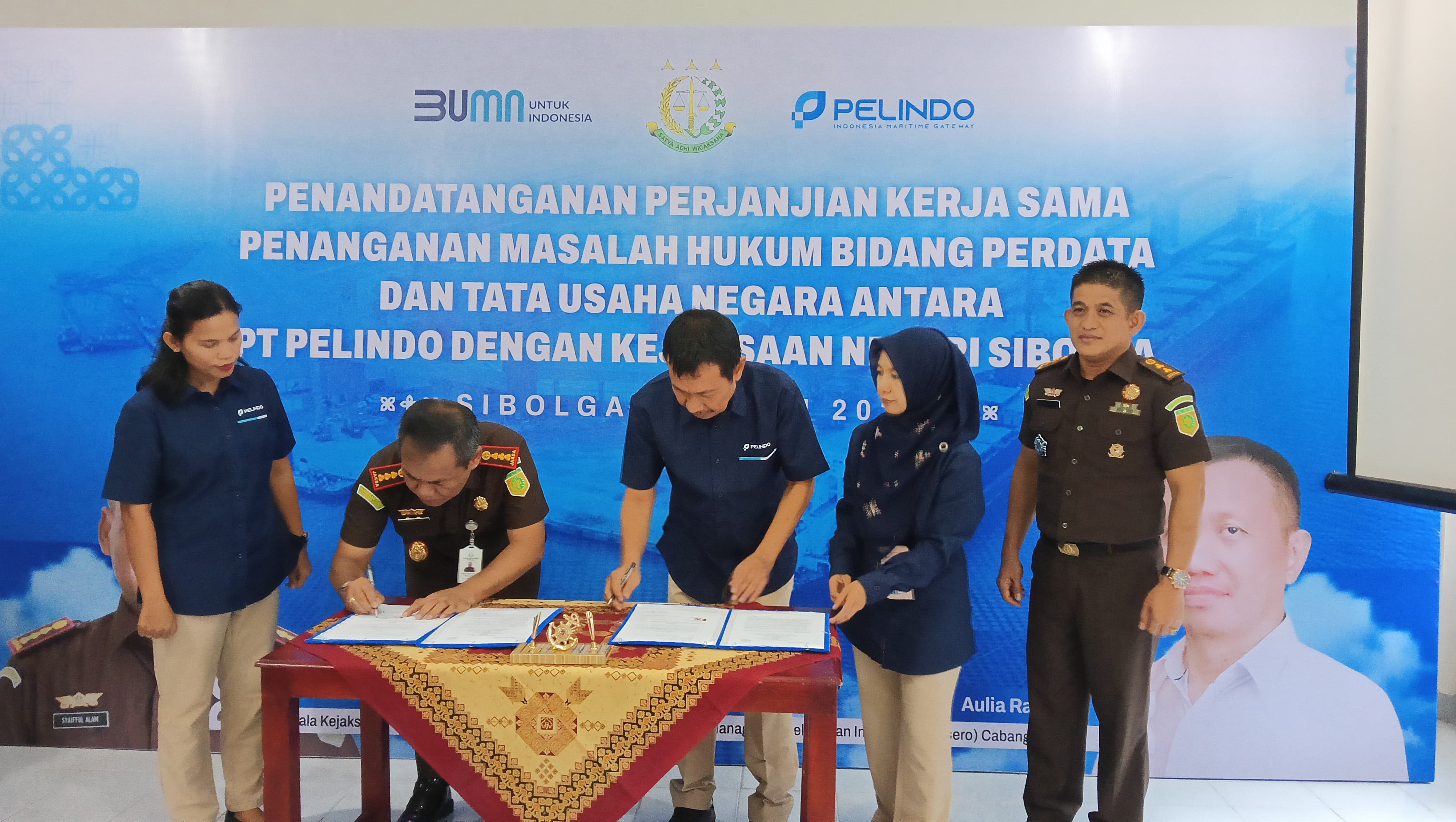 KERJA SAMA: PT Pelindo dan Kejari Sibolga melakukan penandatanganan Perjanjian Kerja Sama tentang penanganan  hukum bidang Datun.