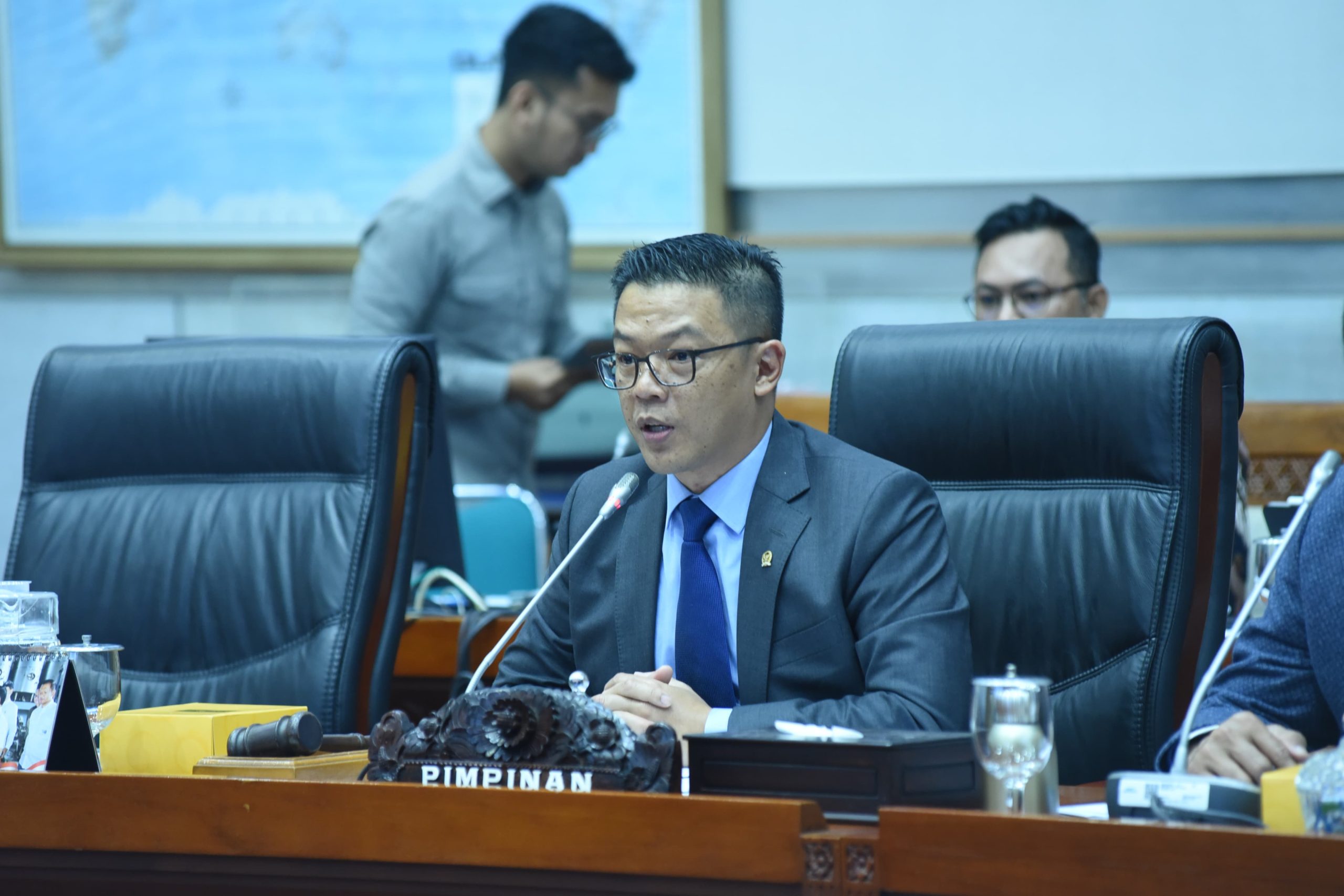 Menteri Luar Negeri (Menlu) Sugiono saat memimpin rapat. foto: Gerindra