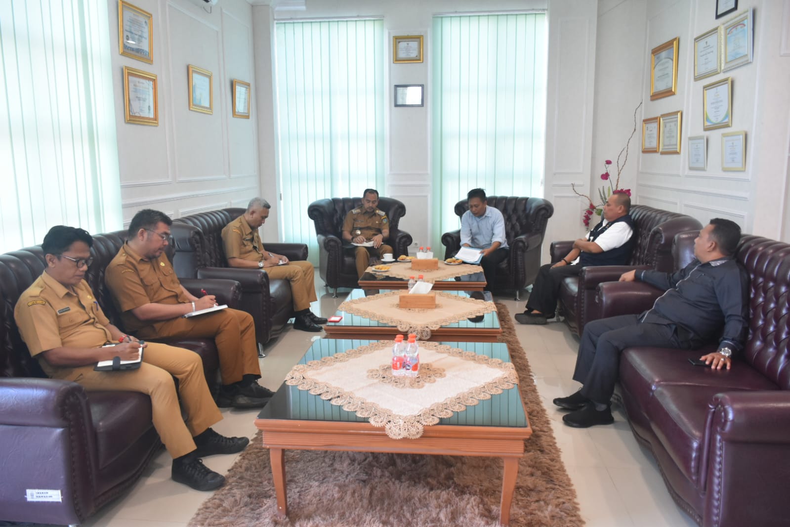 TERIMA: Wali Kota Tebingtinggi Iman Irdian Saragih didampingi PLT Kadis Sosial Muhammad Fachry ketika menerima Pengurus IPSM Kota Tebingtinggi. foto: Istimewa/Sumut Pos