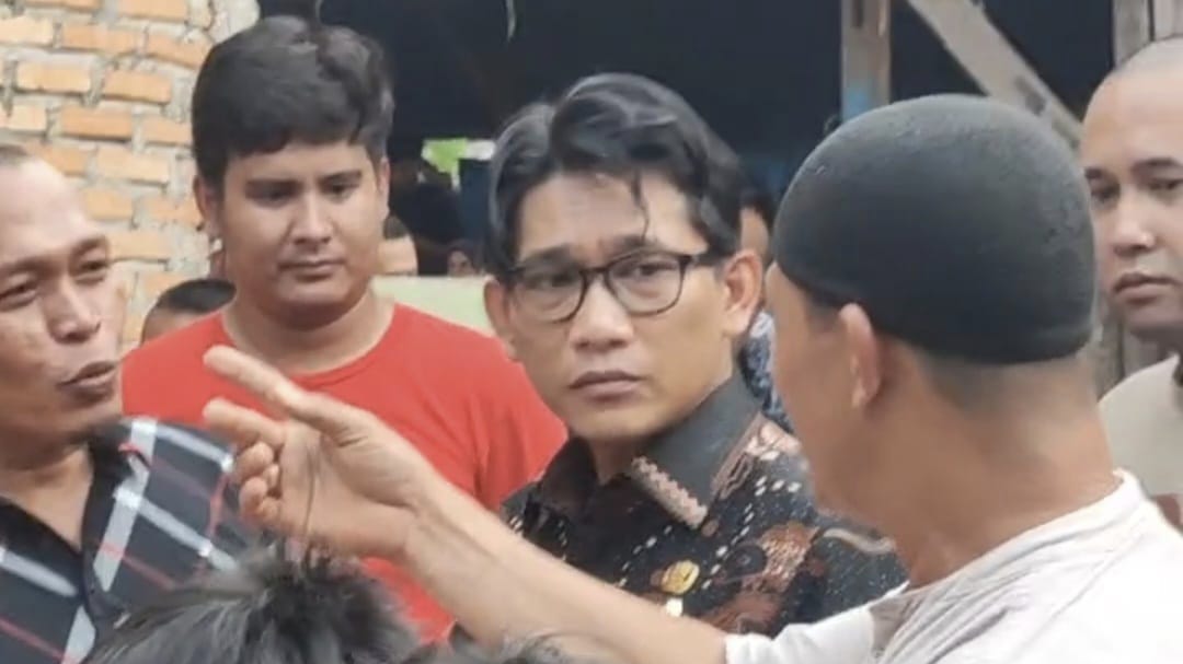 SIDAK: Wawako Binjai, Hasanul Jihadi saat sidak ke pabrik pengolahan tahu di Jalan Kedondong, Binjai Barat. Istimewa/Sumut Pos