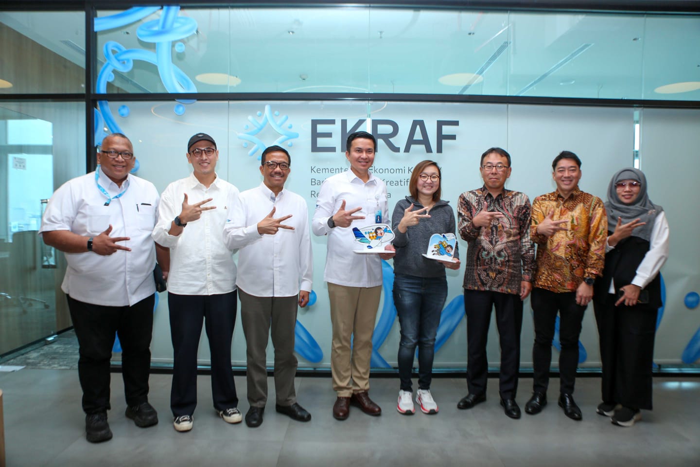 Mitsubishi Motors kolaborasi dengan Garuda Indonesia dan Tahilalats lewat Sky Explorer mulai Juli 2025, hadirkan pengalaman pelanggan menyatu dari udara hingga darat.