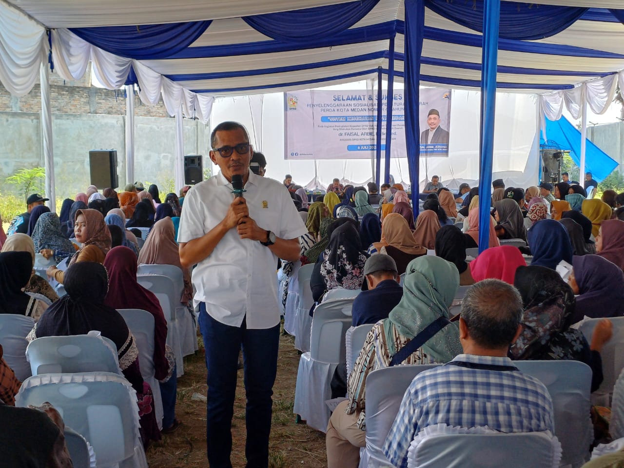 SOSIALISASI: VAnggota DPRD Kota Medan Fraksi Partai NasDem, dr Faisal Arbie M.Biomed saat menggelar Sosialisasi Perda Kota Medan No.4 Tahun 2012 tentang Sistem Kesehatan Kota Meda
