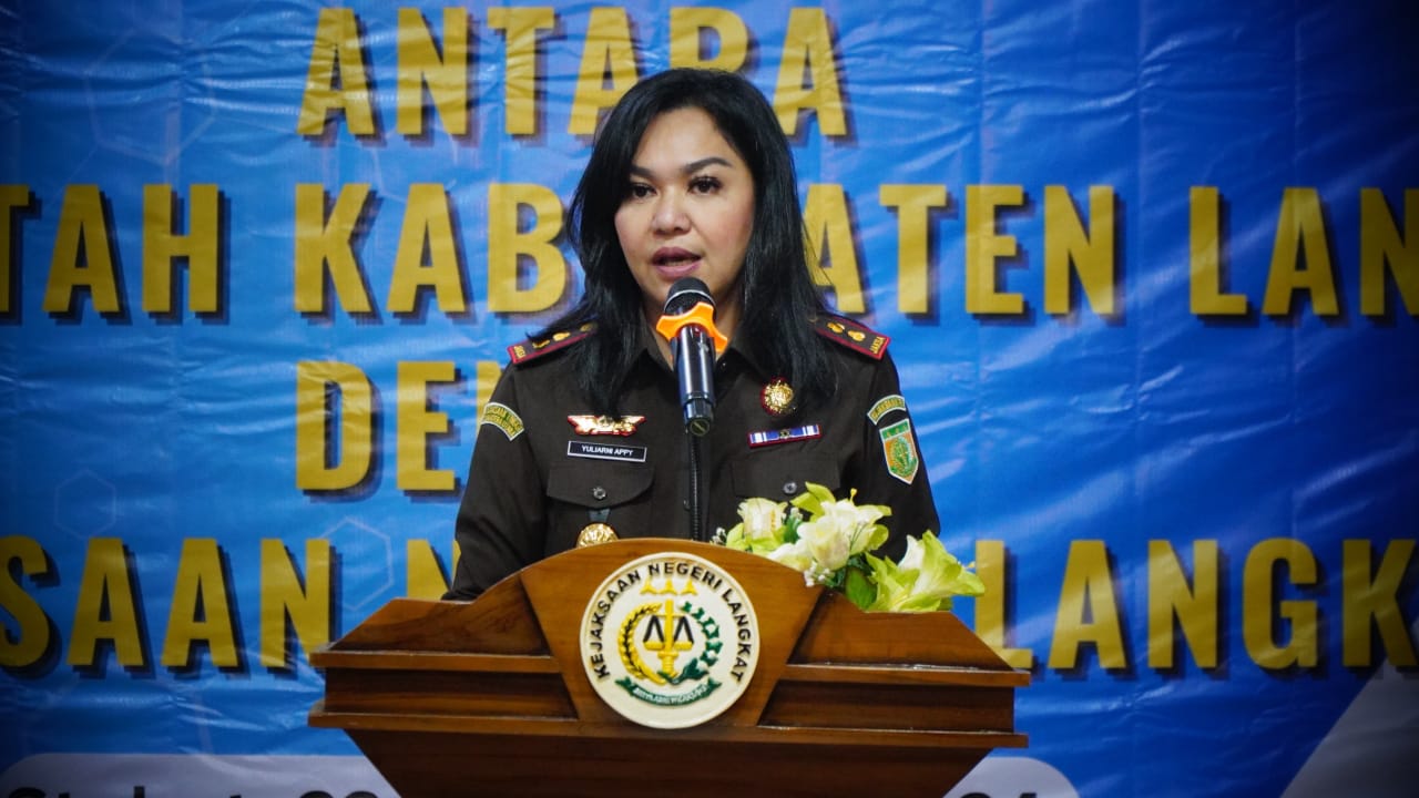 DIMUTASI: Kajari Langkat, Yuliarni Appy yang akan dimutasi sebagai Asisten Pembinaan Kejati Banten.
