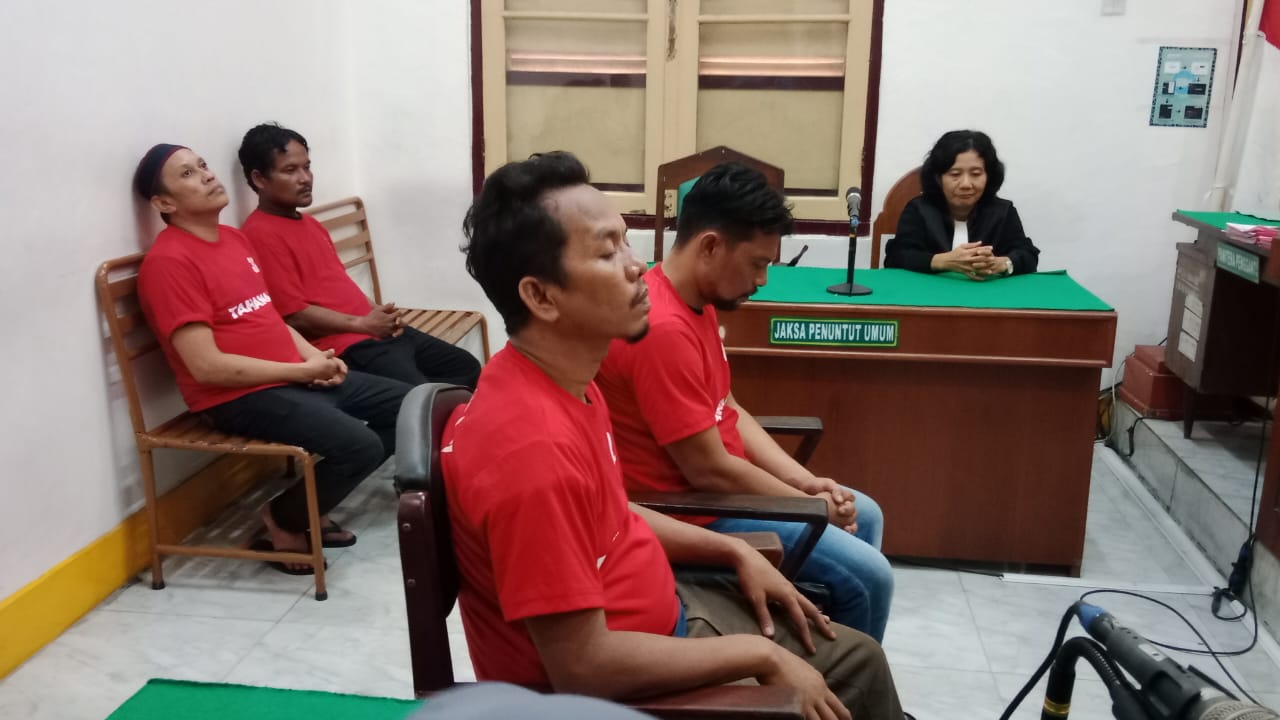 SIDANG: Proses bersidang yang menghadirkan terdakwa/tahanan di PN Medan.