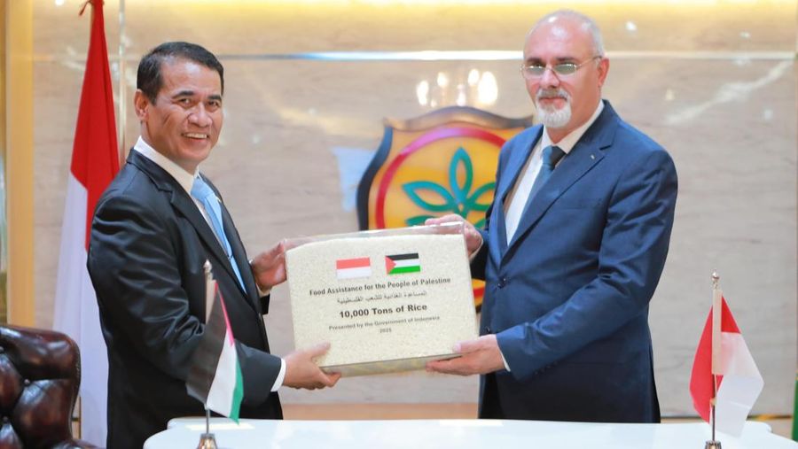 KERJA SAMA: Menteri Pertanian (Mentan) Andi Amran Sulaiman bersama Mentan Palestina Rezq Basheer-Salimia jalin kerja sama pertanian, di Jakarta (7/7). (Dok: istimewa)
