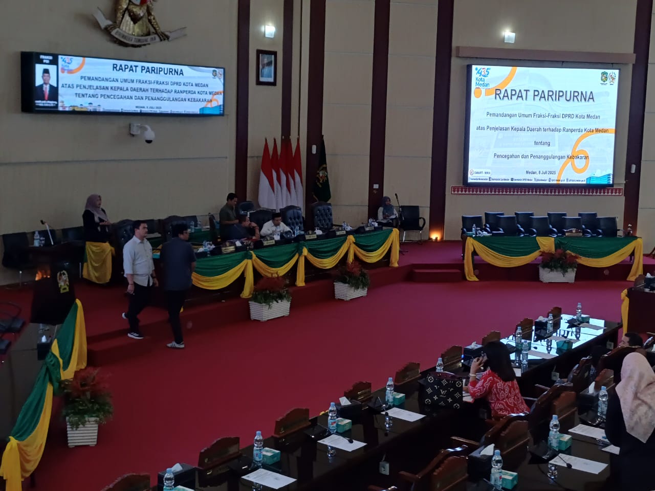Ketua DPRD Kota Medan, Wong Chun Sen tampak tidak membuka Sidang Paripurna DPRD Medan pada Selasa (8/7/2025) Pukul 11.15 WIB.
