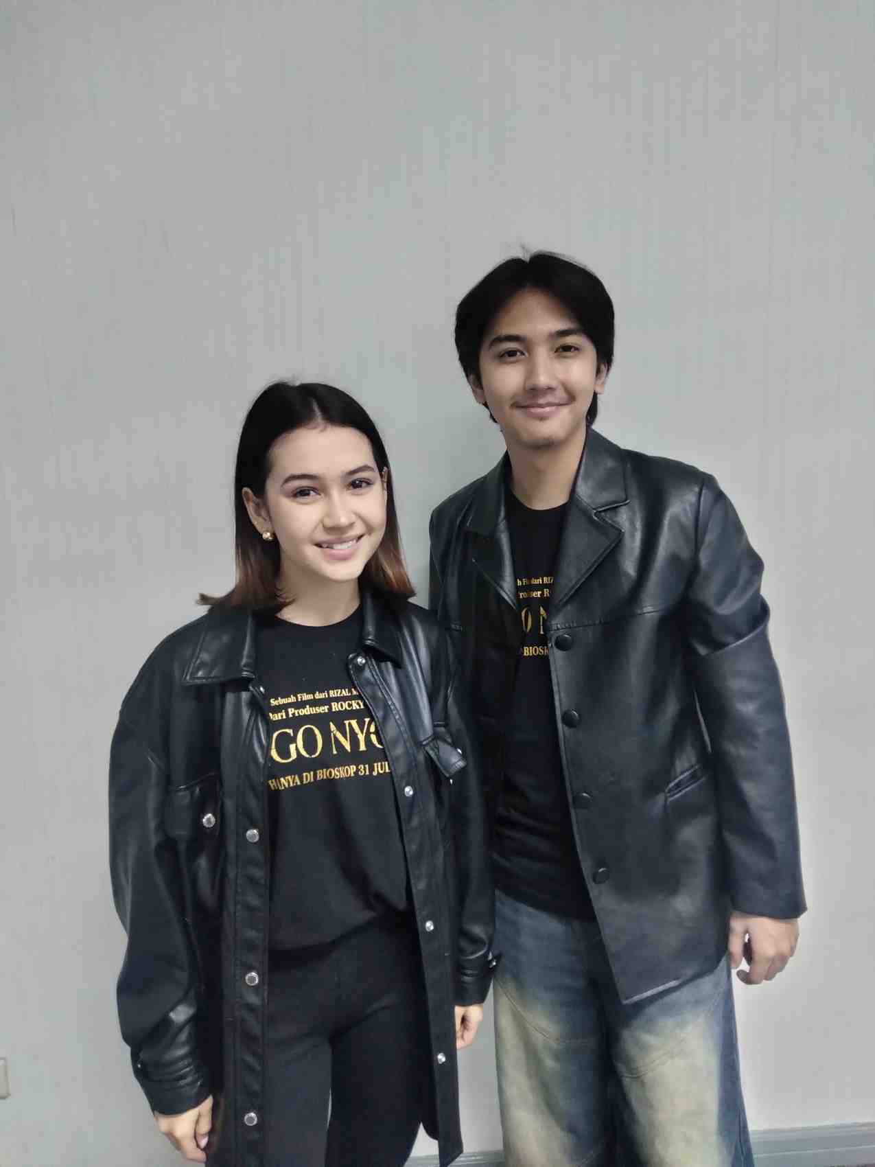 SEPROYEK LAGI: Sandrinna Michelle dan Ari Irham saat berkunjung ke redaksi Jawa Pos Jakarta untuk promosi film terbaru mereka, Rego Nyowo.
