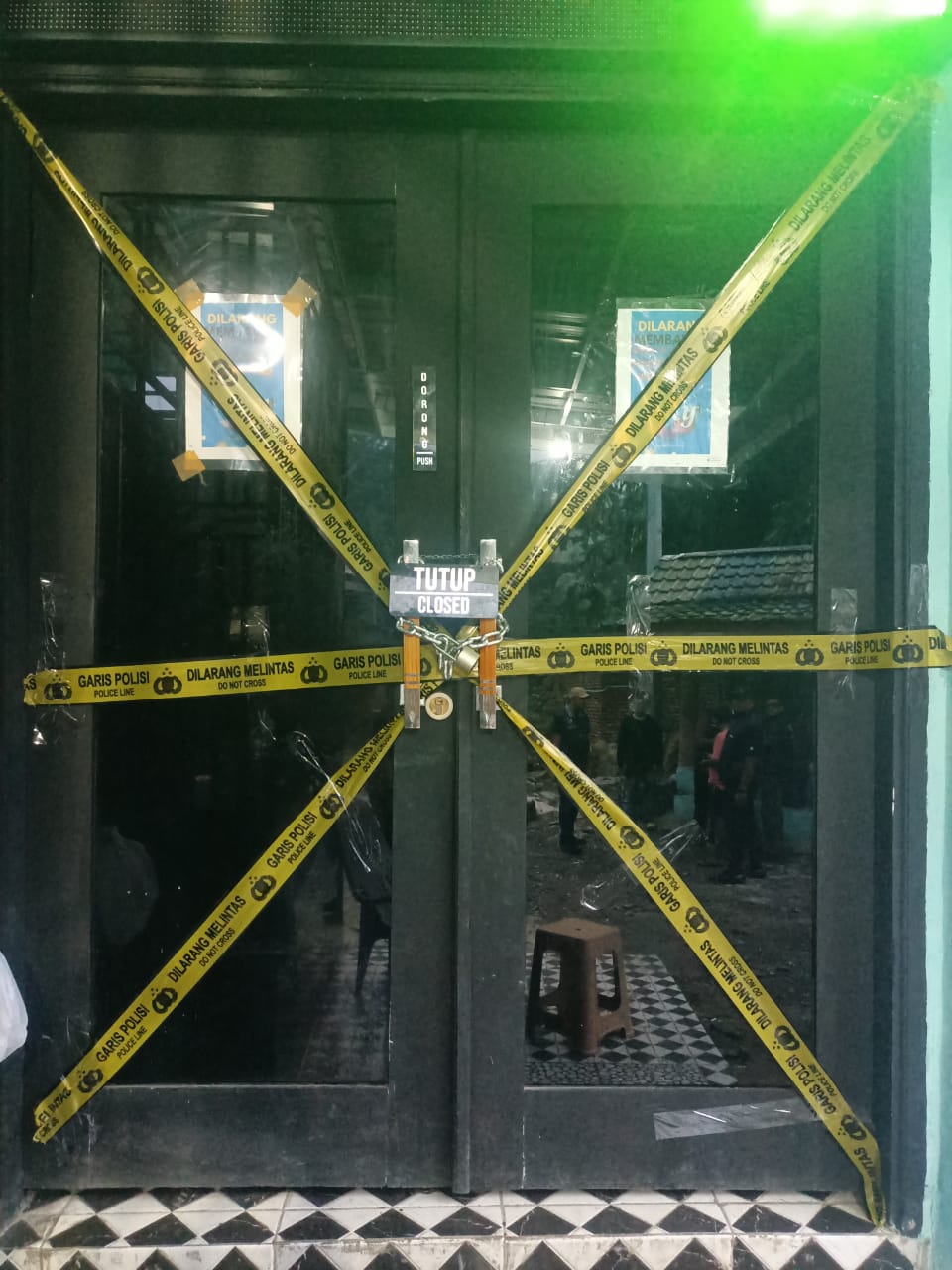 Salah satu THM yang diberikan garis polisi.