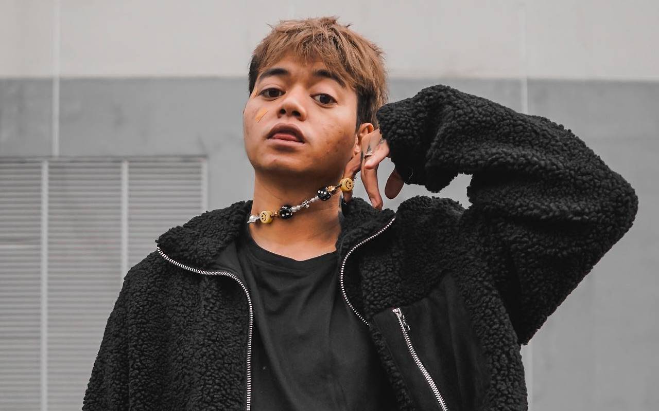 DUKUNG TEMAN: Sebagai sahabat, Reza Arap siap membantu Erika Carlina jika membutuhkan bantuannya.