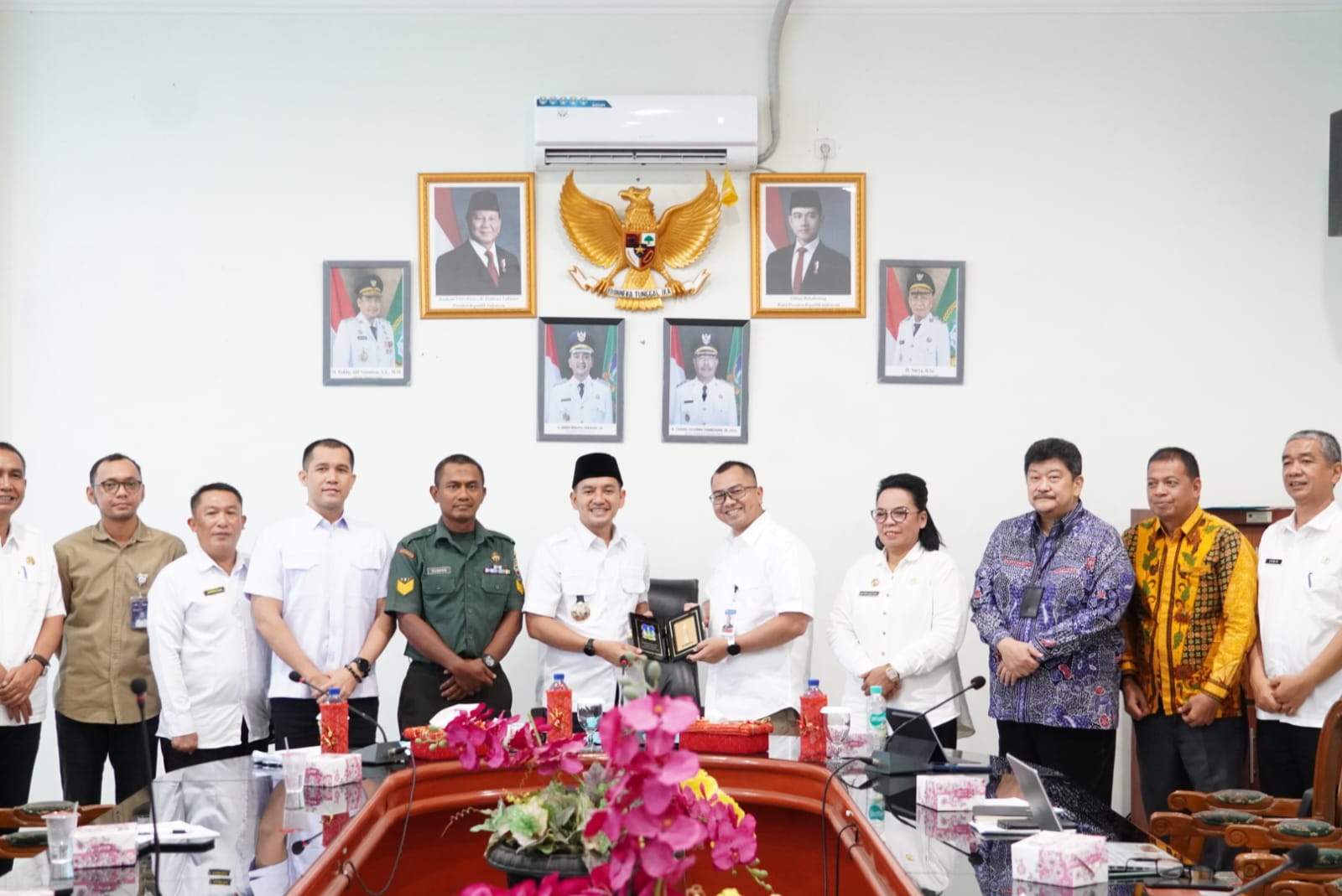 PIMPIN: Wali Kota Tebingtinggi Iman Irdian Saragih memimpin Rapat Koordinasi (Rakor) High Level Meeting (HLM) Tim Pengendali Inflasi Daerah (TPID)