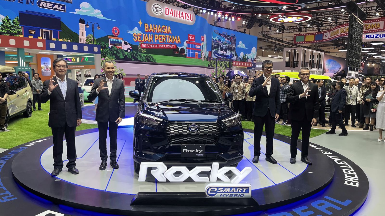 GIIAS 2025, Daihatsu menghadirkan lebih dari 15 unit kendaraan,  salah satunya Daihatsu Rocky, Rocky Limited Edition.