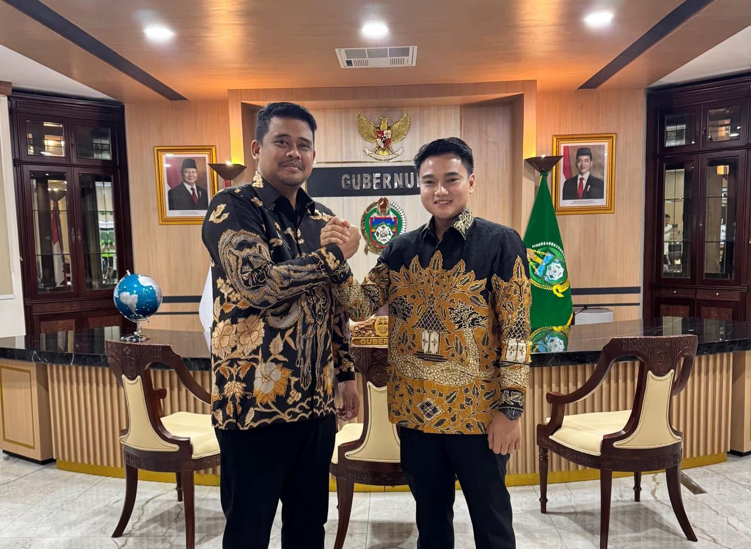 SALAM KOMANDO: Wakil Ketua DPRD Sumut, Ricky Anthony saat salam komando dengan Gubsu Bobby Nasution.