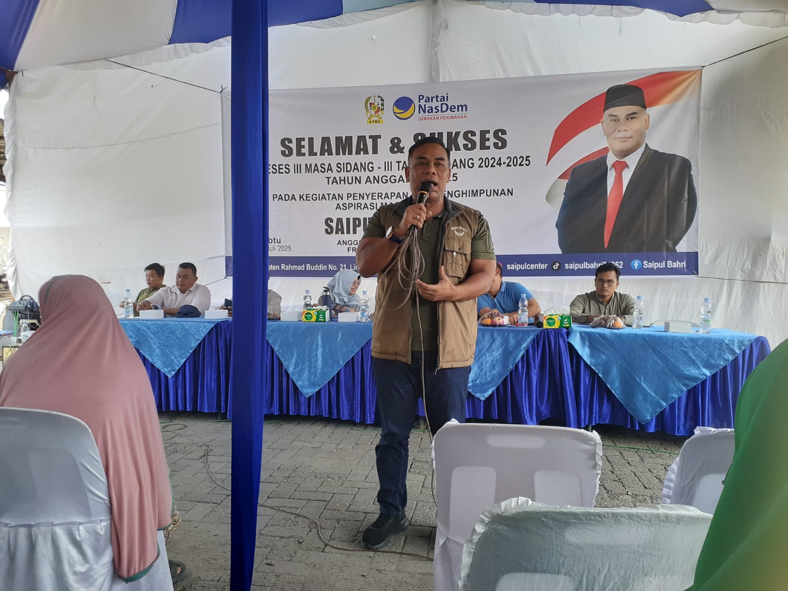 RESES: Anggota DPRD Kota Medan dari Fraksi NasDem, Saipul Bahri saat reses III di Jalan Kapten Rahmadbuddin Nomor 21, Lingkungan XII, Terjun, Medan, Sabtu (26/7/2025). (Dok: Markus Pasaribu/Sumut Pos)