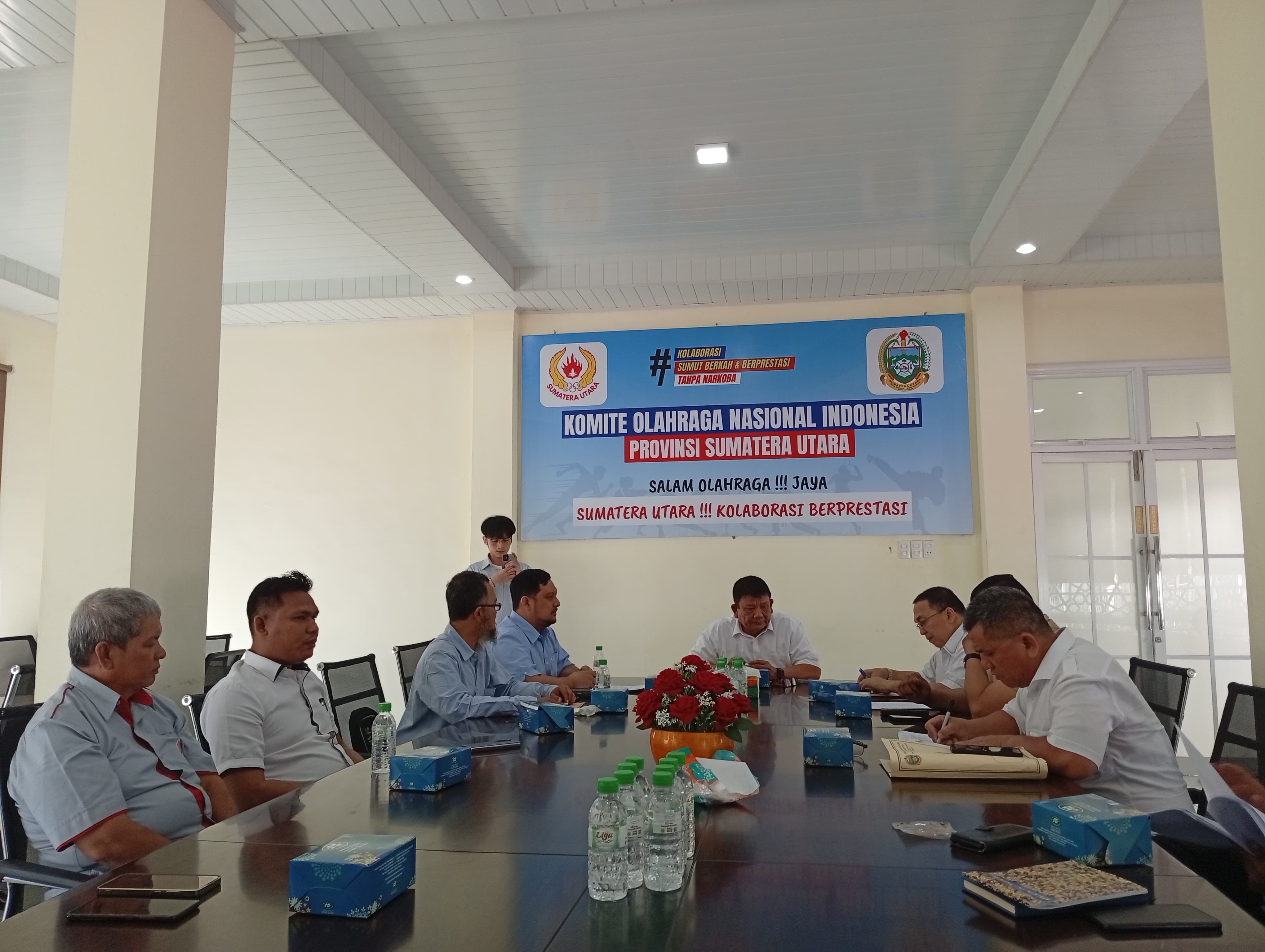 BERSAMA: Ketua Umum KONI Sumut Hatunggal Siregar diskusi dengan Pengprov GABSI Sumut di Kantor KONI Sumut, Jalan Willem Iskandar Medan, Senin (28/7/2025). (Dok&nbsp;GABSI&nbsp;Sumut)