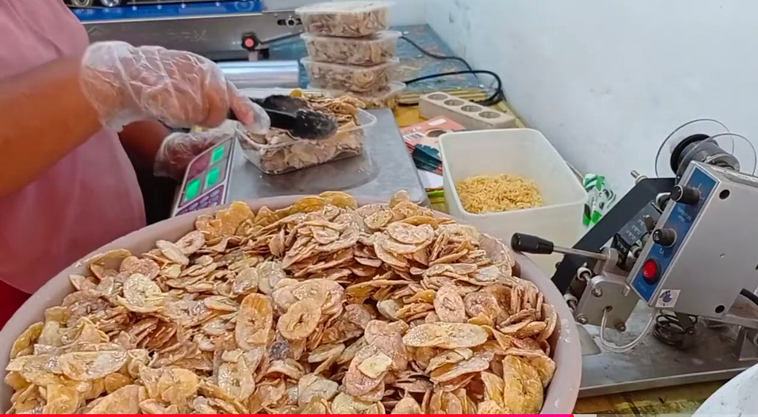 Keripik pisang cheese milk. Foto : Tangkap layar YouTube Riyank Channel