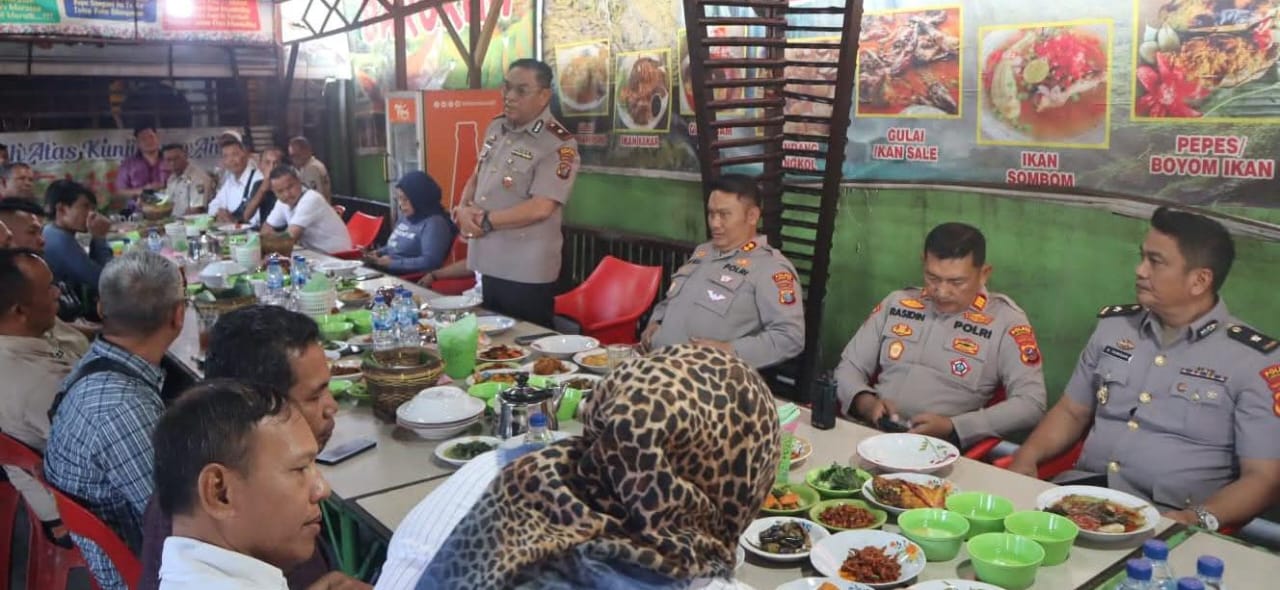 SINERGITAS: Kegiatan Jalinan Keharmonisan, Polres Labuhanbatu Bersinergi dengan Insan Pers Kabupaten Labuhanbatu.