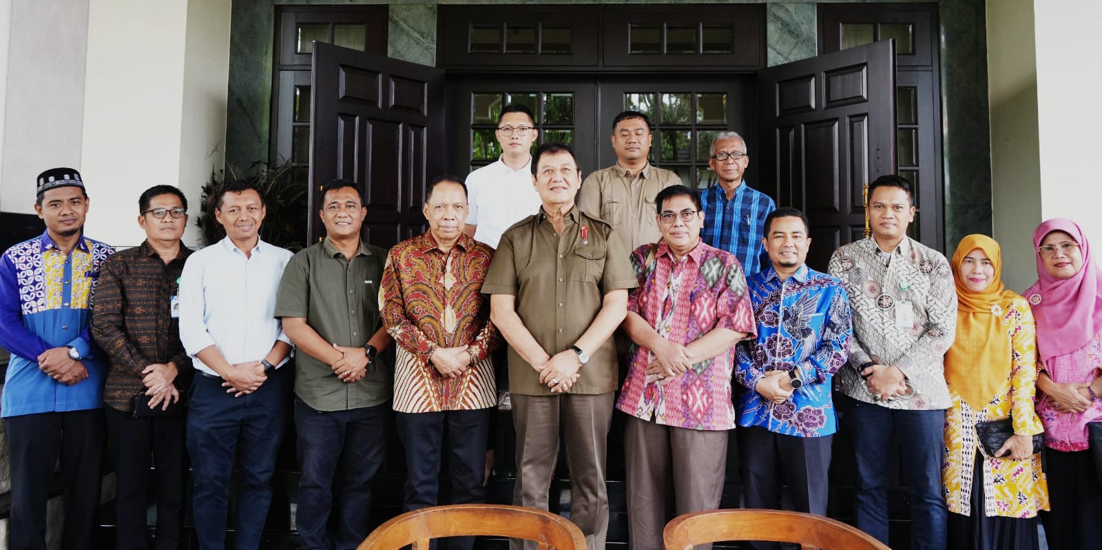 TURKIYE: Tun DR H Rahmat Shah (tengah) menerima Prof Dr Agussani MAP bersama pimpinan UMSU, Kamis (31/7).