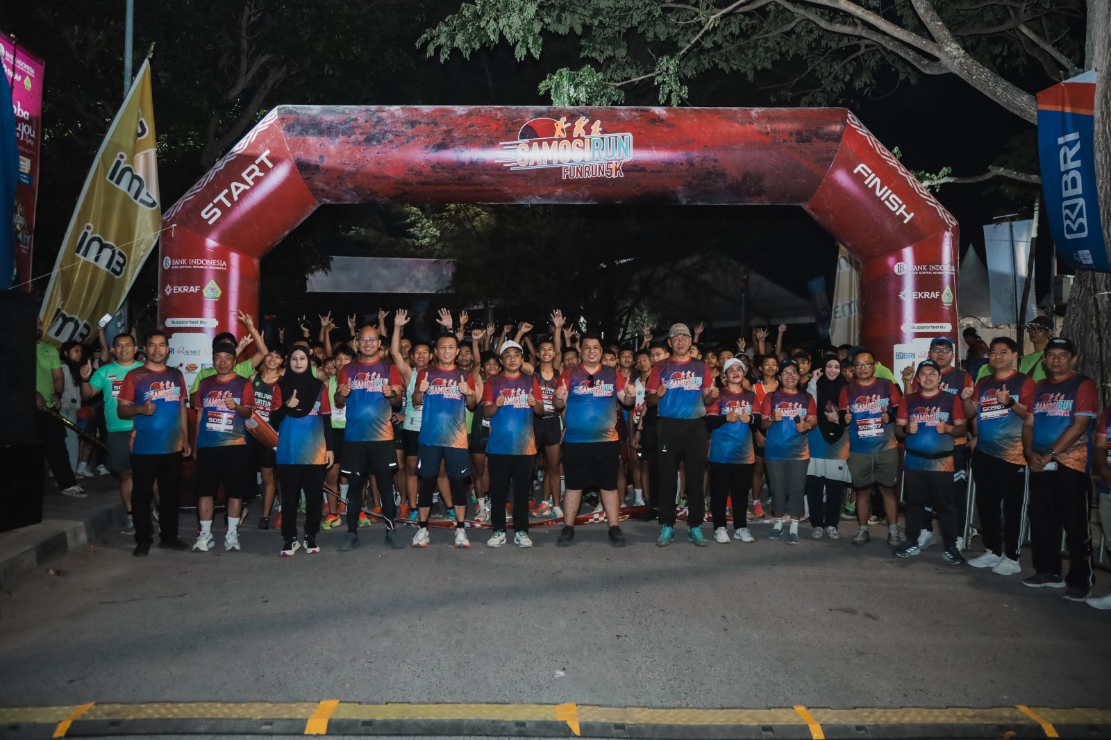 DUKUNG: Para peserta Samosir Run 2025 sedang bersiap- siap. (Dok: Indosat)