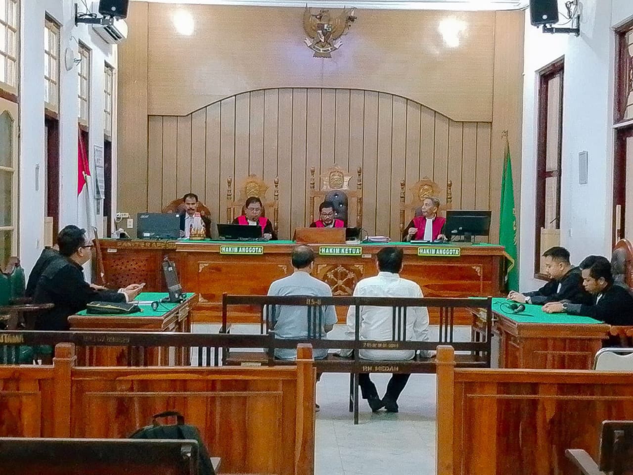 VONIS: Suasana sidang vonis dua pejabat bank di Pengadilan Tipikor Medan, Senin (4/8/2025).