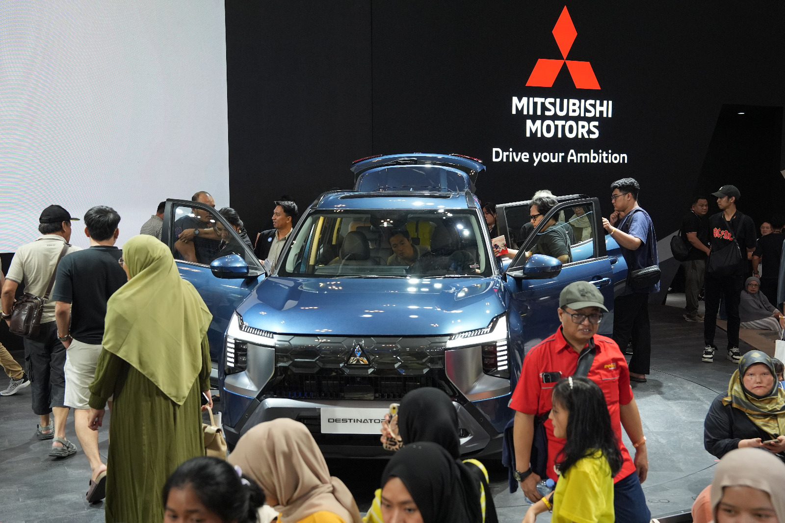 Suasana Booth Mitsubishi Pada Ajang GAIKINDO Indonesia International Auto Show (GIIAS) 2025.