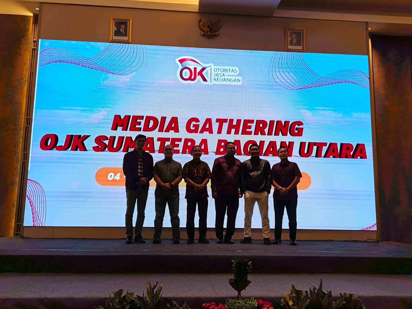 BERSAMA: OJK Sumbagut saat menggelar Media Gathering, di Jakarta.