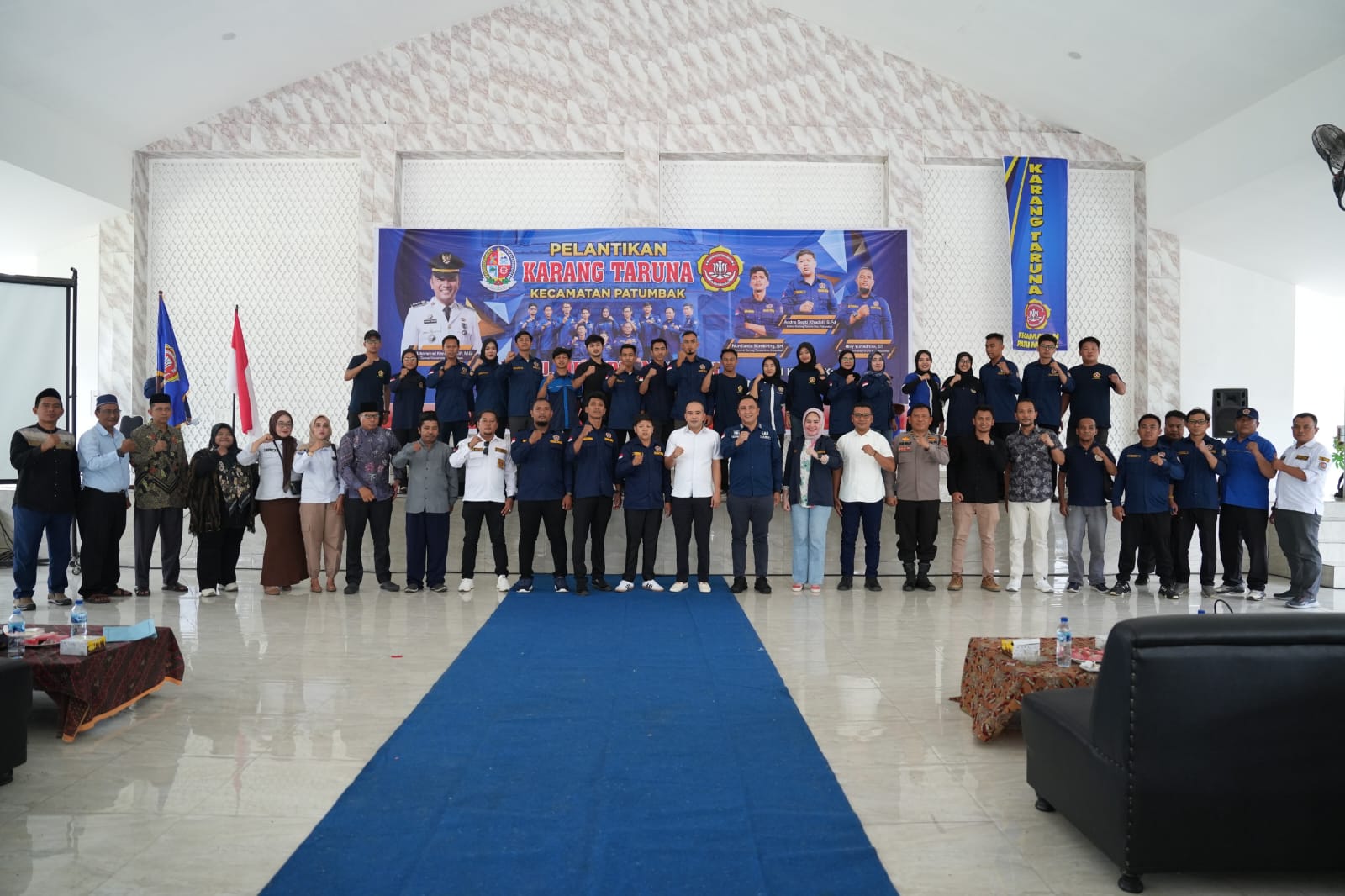 DILANTIK: Pengurus Karang Taruna Kecamatan Patumbak resmi dilantik yang digelar di Aula GOR Kongsi Kupie,