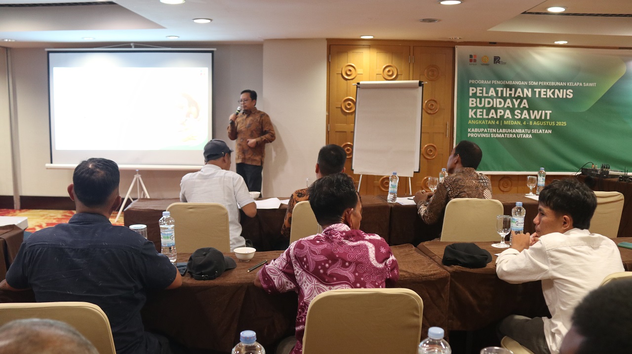 Pelatihan kepada petani sawit yang digelar PT RPN, BPDP dan Ditjenbun. &nbsp;(Foto&nbsp;:&nbsp;PT&nbsp;RPN)