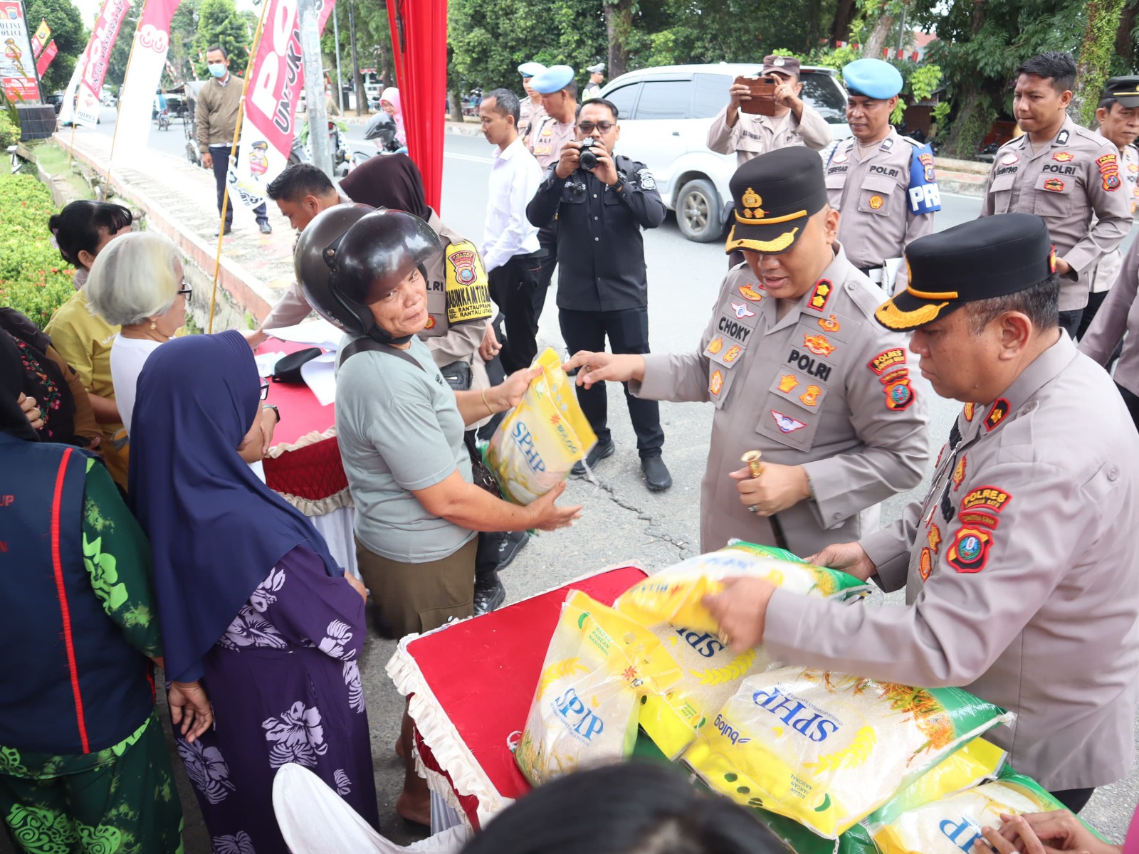 Polres Labuhanbatu Gelar GPM Beras murah untuk masyarakat .(Fajar/Sumut Pos)
