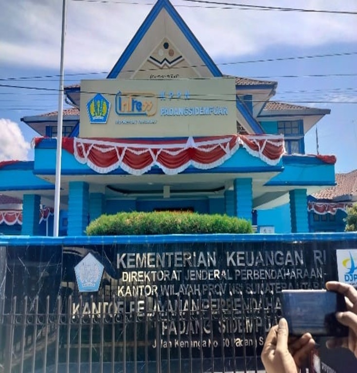 Kantor Pelayanan Perbendaharaan Negara (KPPN) Padangsidimpuan, dijadikan KPK untuk memeriksa 17 saksi kasus proyek pembangunan jalan di Sumut. (Subanta/Sumut Pos)