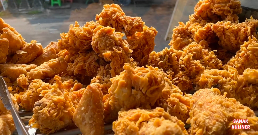 Ayam Goreng ( youtube Sanak Kuliner)