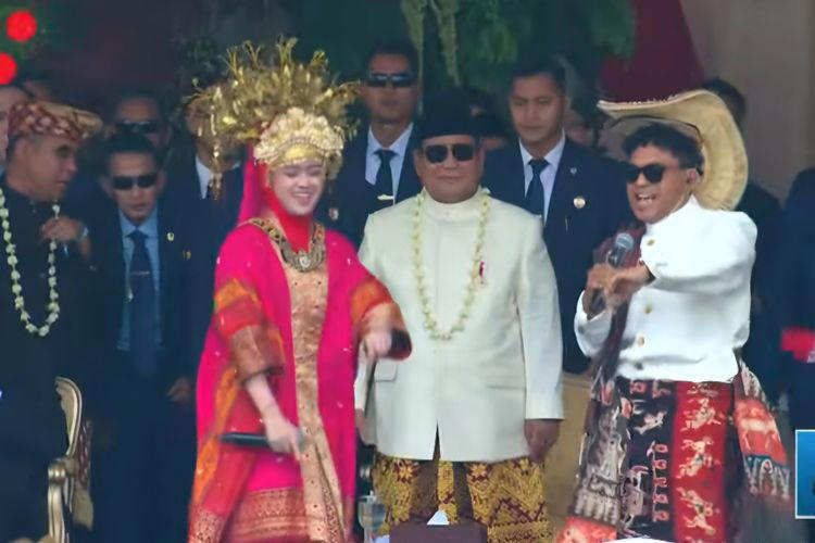 Presiden Prabowo ikut menyanyikan lagu Tabole hingga viral di perayaan HUT ke-80 RI. (Jawa Pos/Sumut Pos)