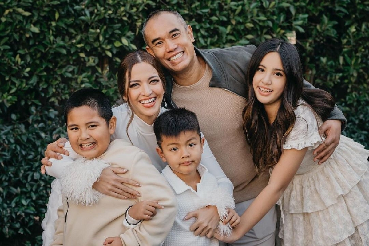 Nia Ramadhani bersama suami dan anak. (Dok: instagram)