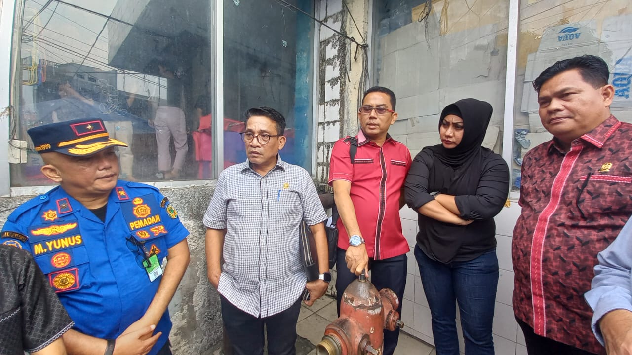 TEMUKAN: Pansus DPRD Medan menemukan hydrant dan tandon air di Pasar Petisah dan Pusat Pasar tidak berfungsi. (ISTIMEWA/SUMUT POS)