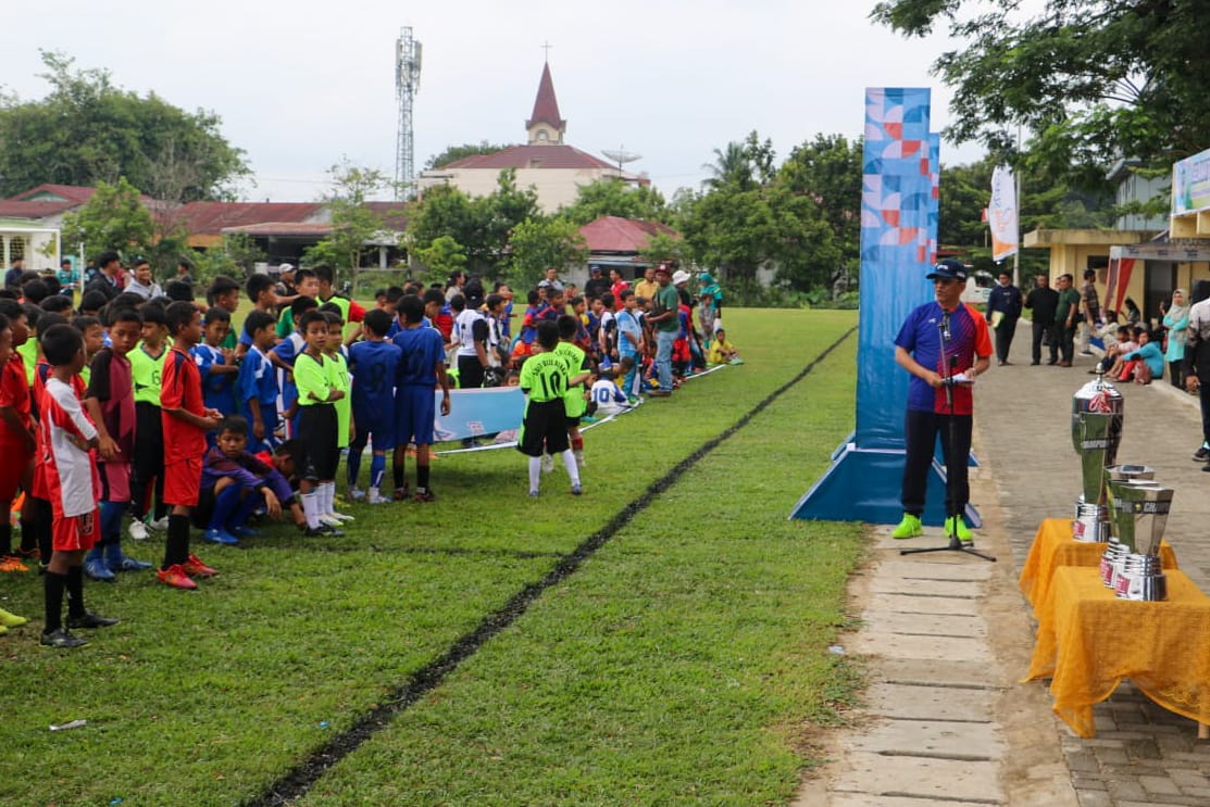 Dinas Pariwisata menggelar Kejuaraan Sepak Bola antar Pelajar SMA Sederajat dan Liga Sepak Bola Usia Dini memperebutkan Piala Wali Kota Pematangsiantar Tahun 2025. (PRA EVASI/SUMUT POS)