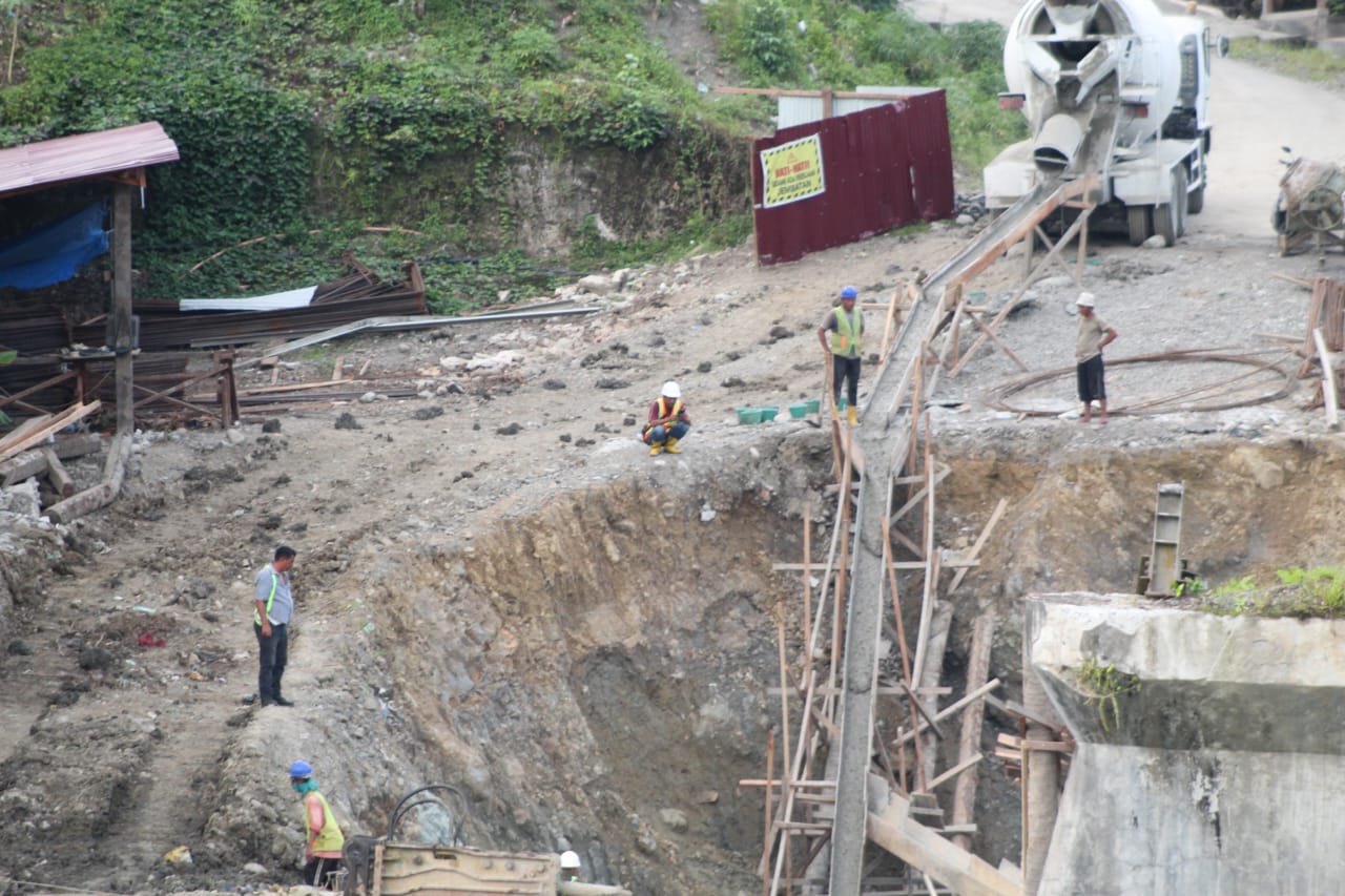 POSITIF: Pembangunan jembatan Sungai Oyo terus menunjukkan progres positif. (Dok: istimewa for Sumut Pos)