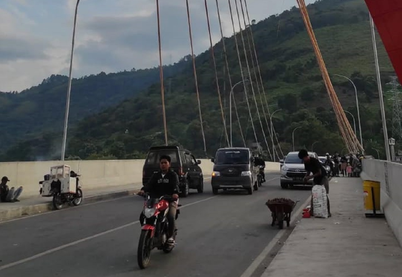 Jembatan Aek Tano Ponggol, Samosir ( Dok&nbsp;&nbsp;:&nbsp;Asih)