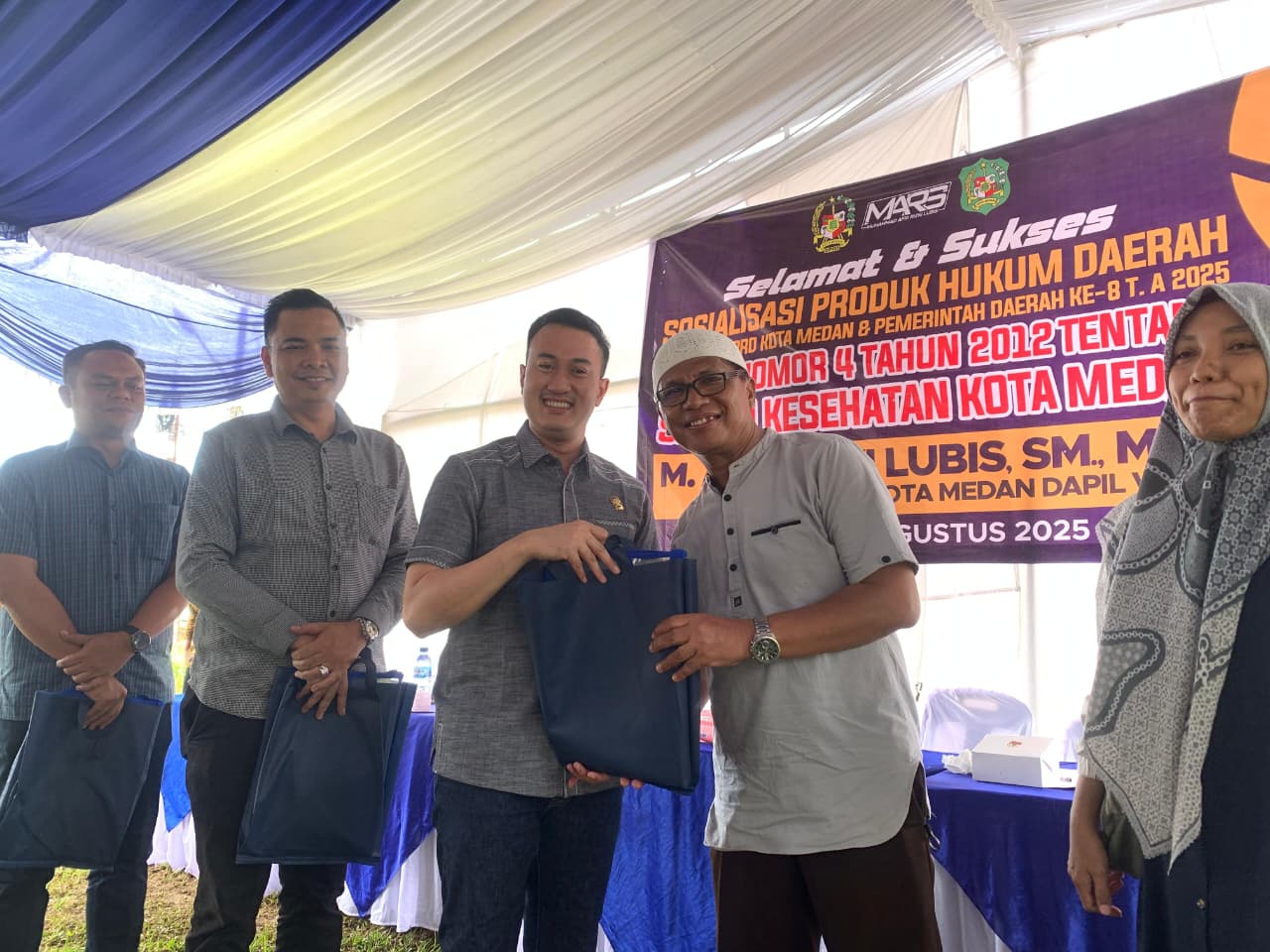 Anggota DPRD Kota Medan Fraksi Partai NasDem, M. Afri Rizki Lubis, SM, M.IP saat sosper sistem kesehatan Kota Medan, Sabtu (23/8). (ISTIMEWA/SUMUT POS)