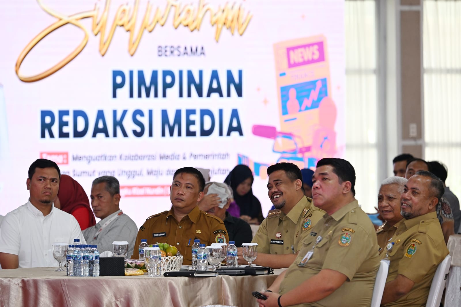 SILATURAHI: Gubernur Sumut Bobby Afif Nasution didampingi Wakil Gubernur Sumut Surya, saat bersilaturahmi dengan pimpinan redaksi media se-Sumut, Senin (25/8/2025). (Dok: Diskominfo Sumut)